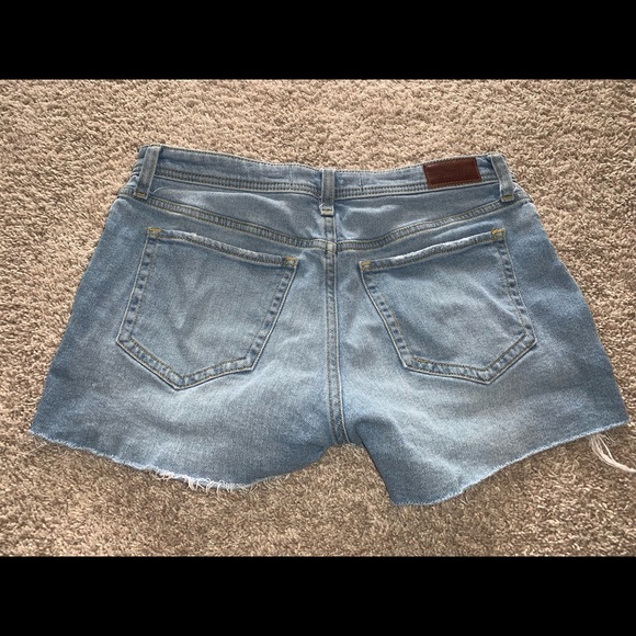 Hollister high-rise mom short 3” - Picture 2 of 4